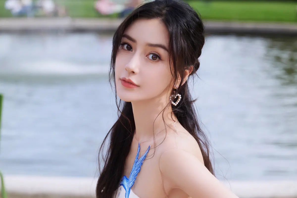 ▲Angelababy因朝聖Lisa瘋馬秀挨轟，走封殺流程後，她首度發文止血。（圖／Angelababy微博）