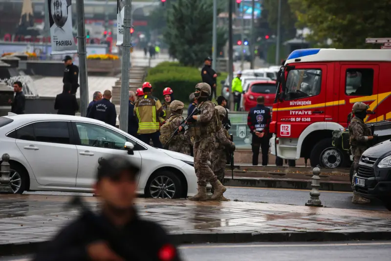 ▲土耳其首都安卡拉國會附近今天發生自殺炸彈攻擊，造成兩人受傷，內政部定調這是一起恐怖攻擊。（圖／美聯社／達志影像）