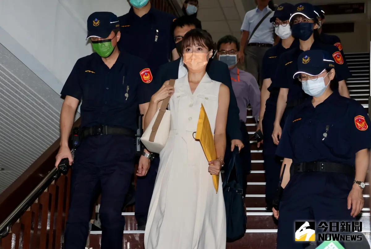 ▲台大13妹「公衛文」王郁文出庭時同樣未認罪。（圖／記者陳明中攝，2023.10.02）