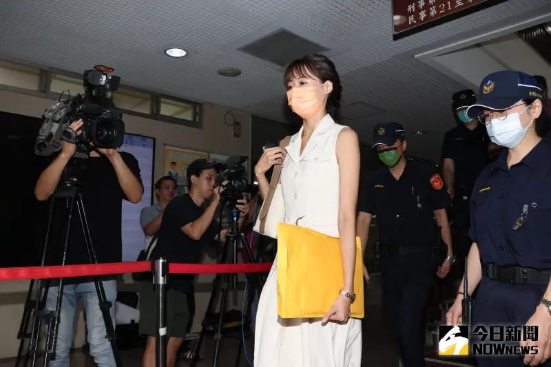 ▲台大13妹「公衛文」王郁文出庭時同樣未認罪(圖/記者陳明中攝,2023.10.02)