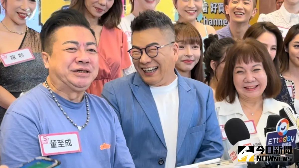 ▲沈玉琳（中）豪砸28萬元買下金鐘紅毯戰袍，但他原本還想穿蟑螂裝，嚇得Melody差點不跟他走。（圖／記者詹鎰睿攝影）