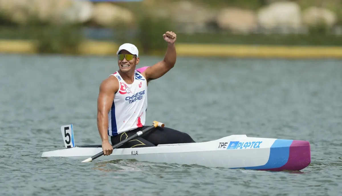 ▲台灣輕艇男神賴冠傑在亞錦賽男子1000公尺單人划艇項目摘下銀牌，確定划進巴黎奧運。（圖／中華奧會提供）