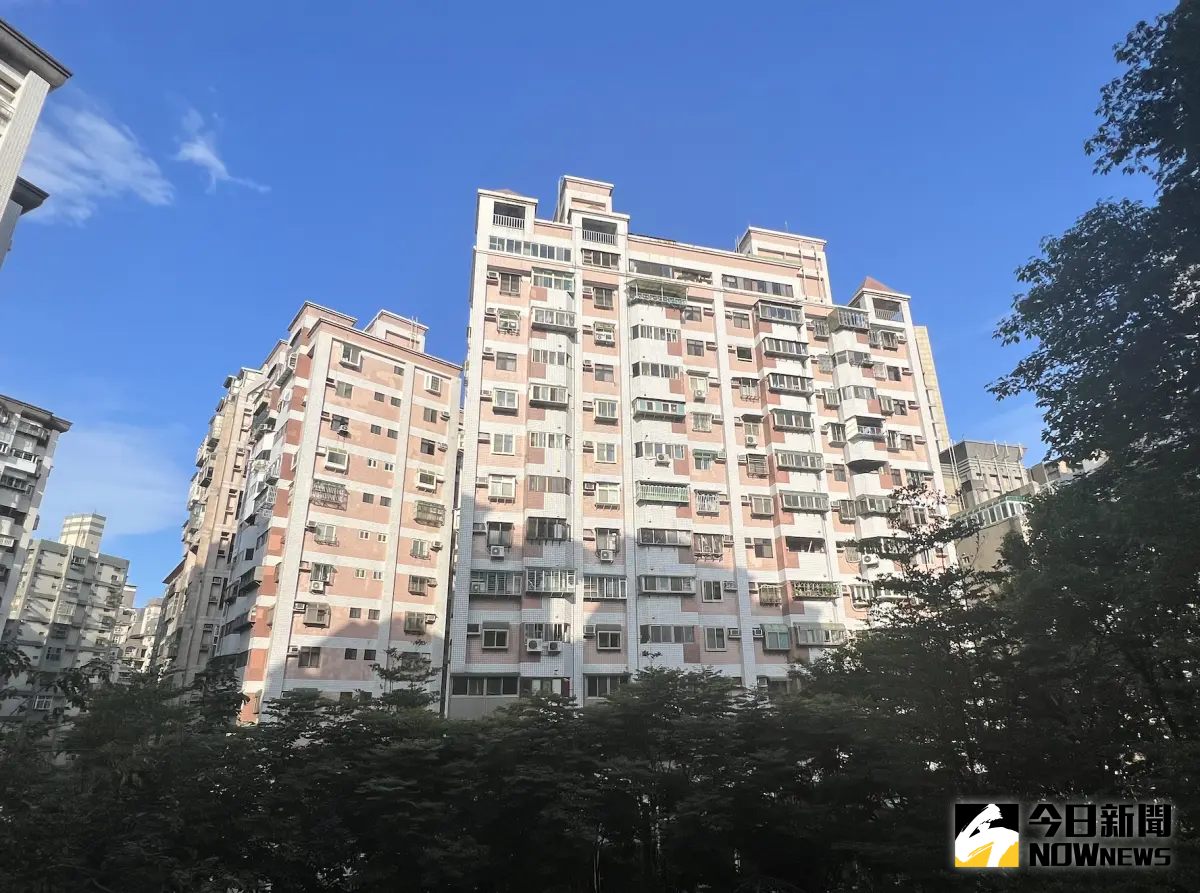 ▲一名網友發現，新北市林口區屋齡30年起跳的老電梯大樓，實價登錄一坪竟要40萬以上，且還成交了好幾筆。（示意圖，非當事照／記者賴禹妡攝影）