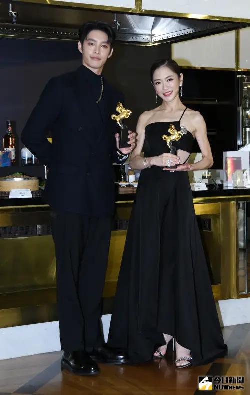 ▲楊千霈（右）與曹佑寧擔任第60屆金馬獎星光大道主持人。（圖／記者林調遜攝影） 