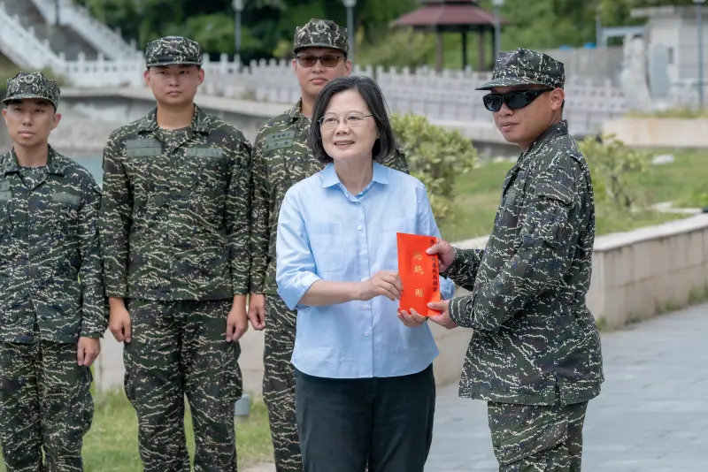 ▲蔡英文今日赴馬祖慰勉國軍，感謝弟兄姐妹在國之北疆努力守護家園。（圖／總統府提供）