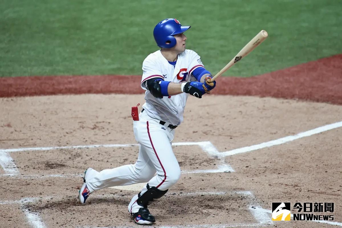 ▲林安可在杭州亞運對韓國，首局的三壘安打助中華隊先馳得點，中華隊今天將出戰香港。（圖／特派記者葉政勳攝）