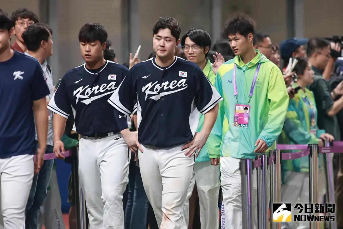 ▲杭州亞運中華成棒隊擊敗韓國隊，持續往奪金之路邁進，韓國隊愁雲慘霧。（圖／特派記者葉政勳攝）