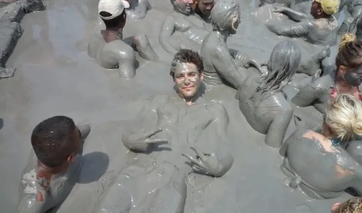 ▲越南芽莊的泥漿浴相當知名。（圖／翻攝自X，原稱推特）