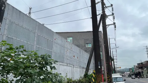 凱米颱風釀變電箱起火？寶山路約2000戶停電　傳有人受困電梯待援
