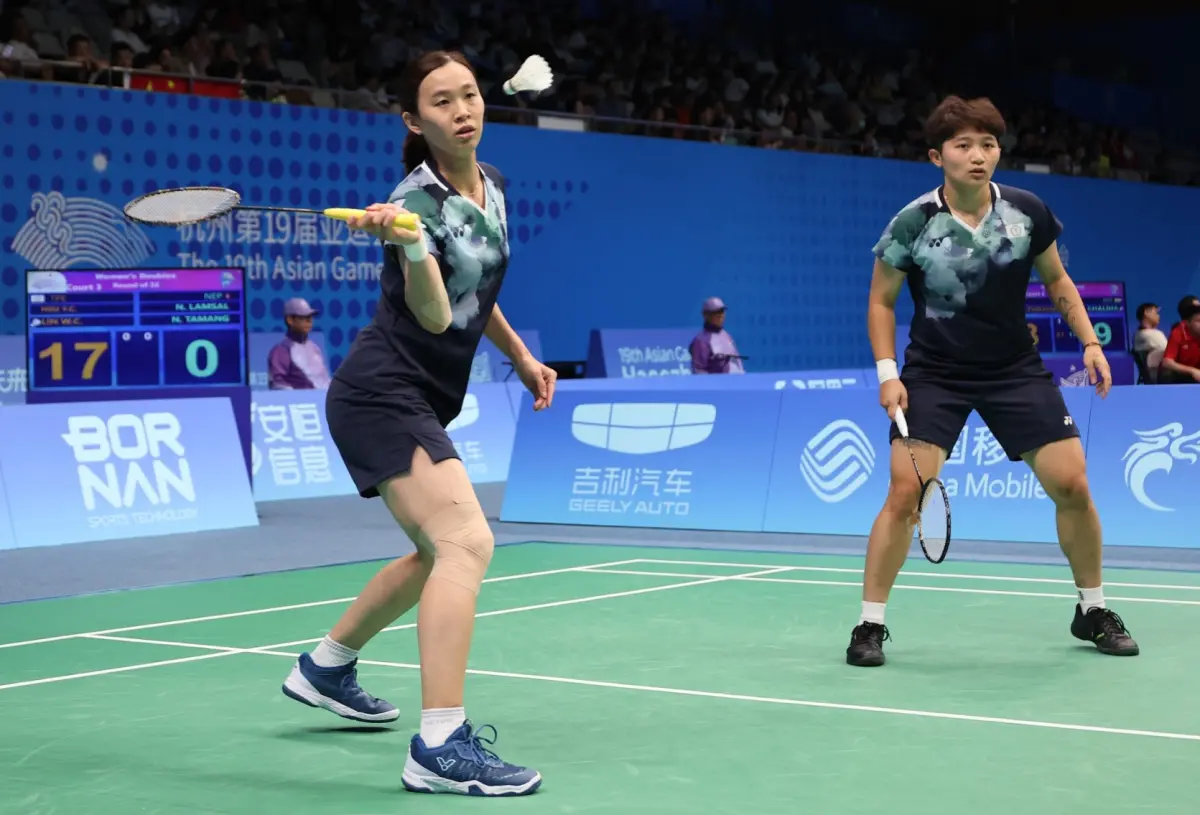 ▲杭州亞運羽球女雙許雅晴／林琬清晉級16強。（中華奧會提供）