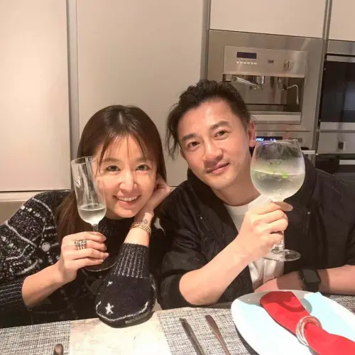 ▲蘇有朋(右)與林心如拍《還珠》結為摯友,私下不定時相約小酌。(圖/翻攝自林心如臉書) ▲蘇有朋(右)與林心如拍《還珠》結為摯友,私下不定時相約小酌。(圖/翻攝自林心如臉書)