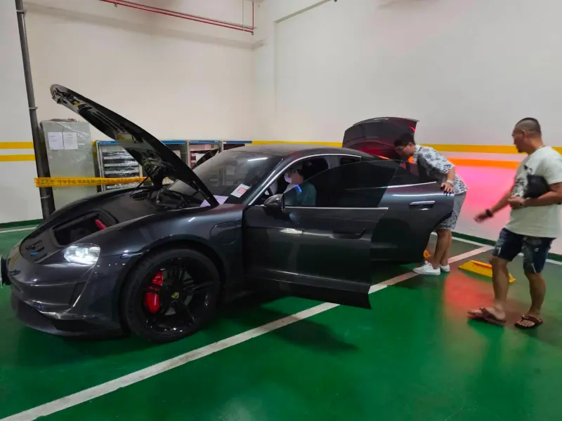 ▲灰色保時捷TAYCAN 4S純電四門跑車(圖/士林分署提供)