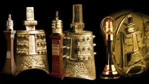 ▲1972年金鐘獎獎盃（左圖起）、1978年金鐘獎獎盃、2000年金鐘獎獎盃。（圖／翻攝自金鐘獎全球媒體研究室網站）