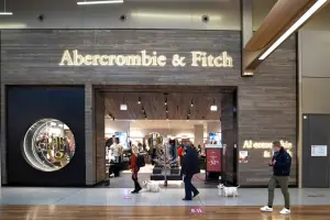 假藉招募模特 A&F前執行長遭控性剝削年輕男子
