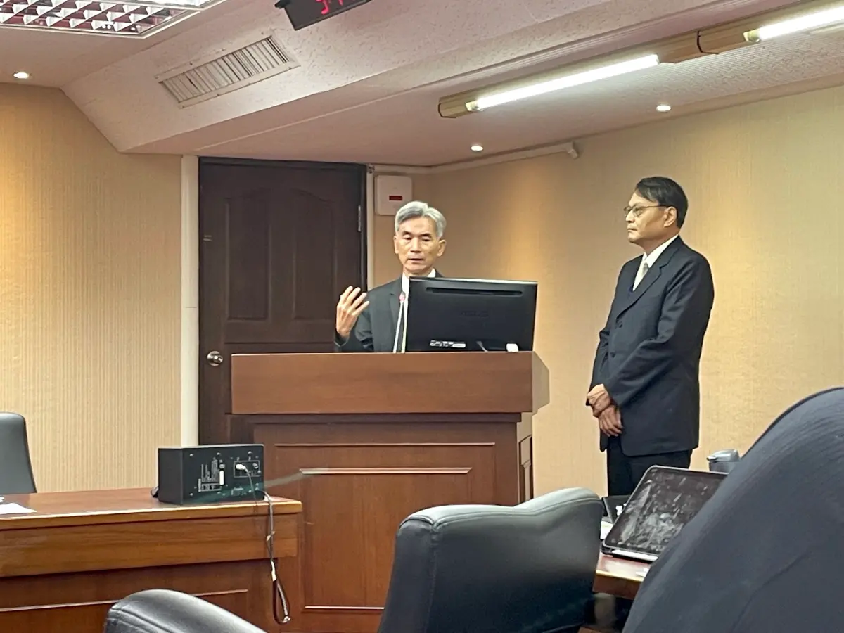 ▲環境部長薛富盛今（4）日出席立法院衛環委員會，針對目前四接環評進度進行說明。（圖／記者林志怡攝，2023.10.04）