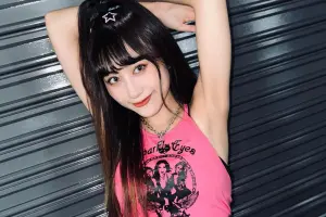「大小姐」愛子20歲近照曝光!自揭曾遭校園霸凌 頭被同學吐口水