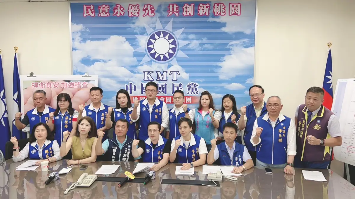 ▲流感疫苗開打出現拒打高端疫苗恐懼潮，國民黨團總召梁為超等人火速反映，市府從善如流同意公開廠牌資訊。（圖／桃園市議會國民黨團提供）