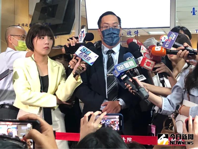 ▲高虹安委任律師柯志諄受訪(圖/記者嚴俊強攝,2023.10.04)