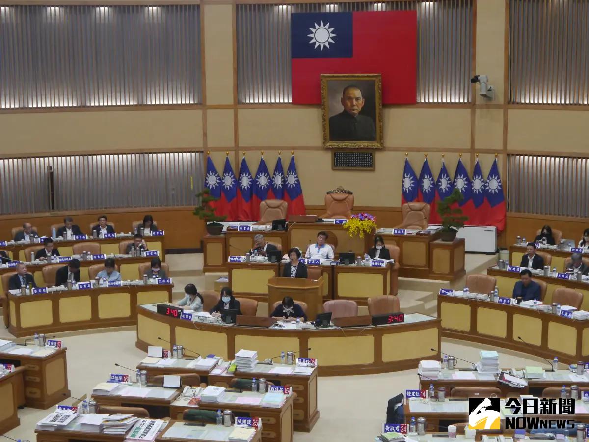 ▲新北市議會定期會上，民進黨籍新北市議員黃淑君披露新北史上編列預算最高社工缺額也創新高，痛批預算應落實使用。（圖 ／記者吳嘉億攝，2023.10.04）