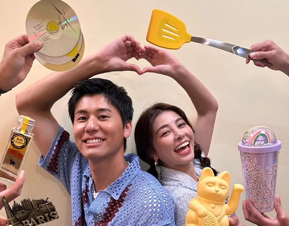 ▲宇珊（右）突擊風田手機，意外看見有女性性感照，令她大吃一驚。（圖／年代提供）