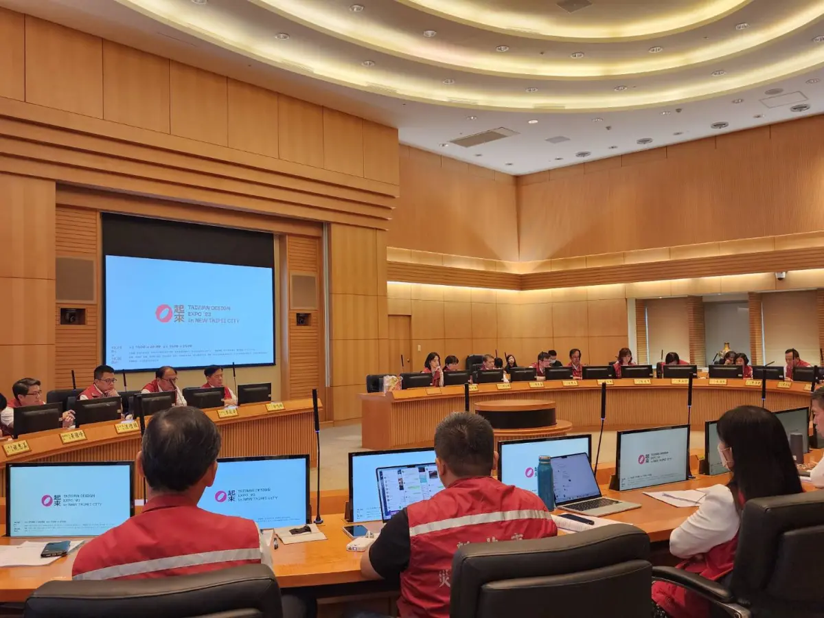 ▲今年主視覺特別以「Ｏ起來」(圈)為主題，呈現出新北在產業、交通、文化等各項建設。（圖／新北市文化局提供）