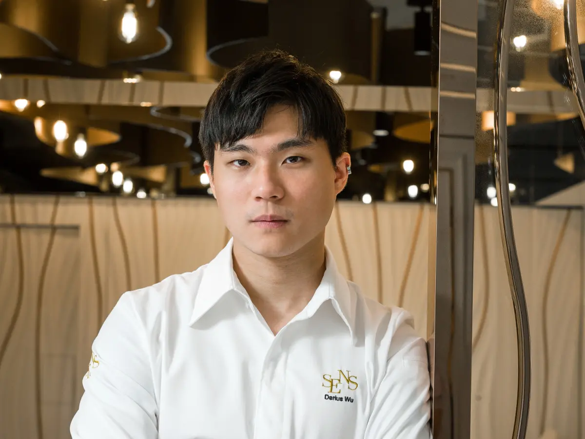 ▲SENS法式餐廳的主廚吳定祐，當初以最年輕主廚僅26歲身分拿下米其林一星，後接受中租企業總裁辜仲立邀請，開設旗下艾斯奇餐飲首家法式料理餐廳，現又推出新菜單。（圖／SENS提供）