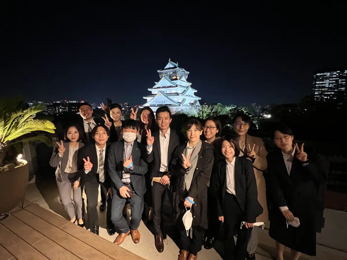 ▲信義房屋不動產株式會社社長王茂桑（前排中）累積多年房仲、主管職經驗，去年赴日展開新的職涯挑戰。（圖／資料照片）