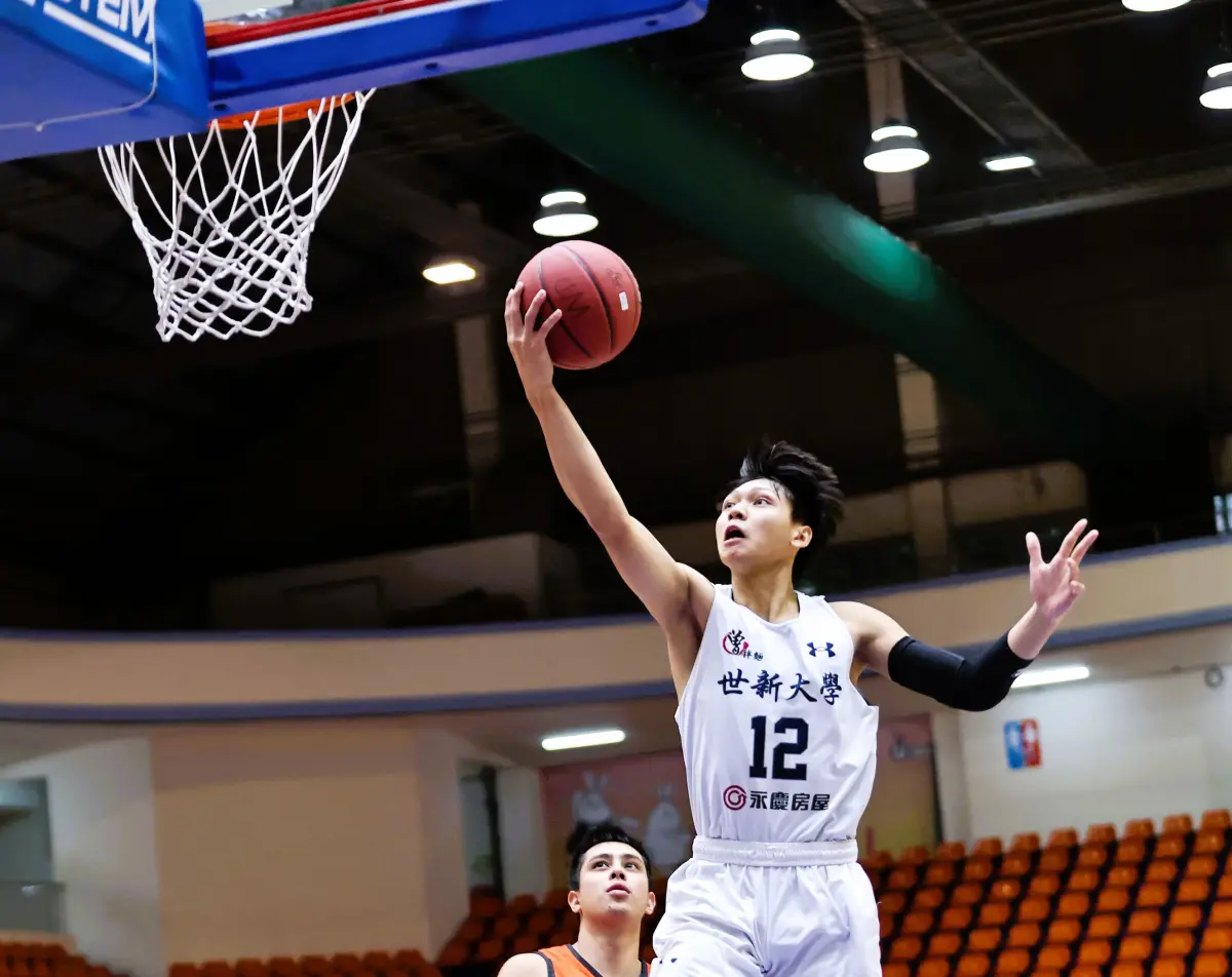 ▲世新大學李盛新上籃，是新學年度備受期待的戰力。官方提供
