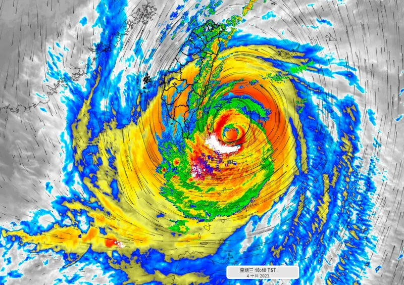 ▲專家表示，小犬颱風在蘭嶼吹起每秒95.2公尺的超強陣風，刷新台灣氣象史上最強陣風記錄。（圖／彭啟明臉書）