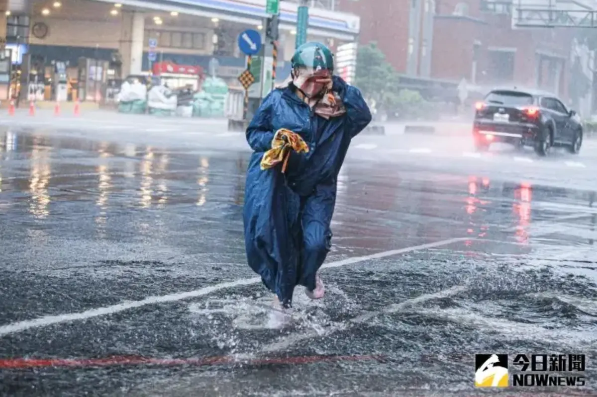 ▲小犬颱風今（5）日早上即將登陸影響全台，東半部、南部地區要嚴防豪大雨。（圖／記者葉政勳攝）