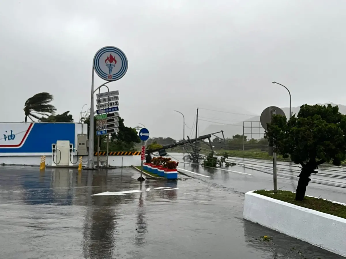 ▲經中油實施平穩機制後，下週汽油預估實際不調整，柴油則調降0.1元。（圖／NOWnews資料照）