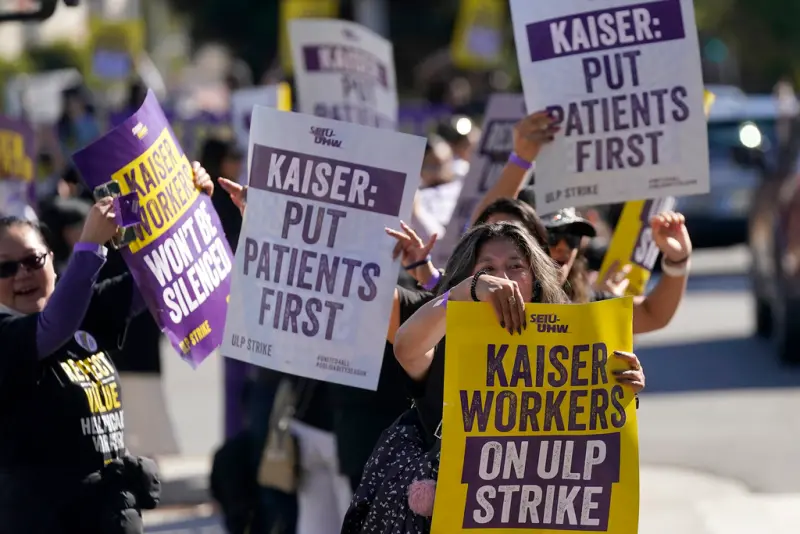 ▲美國最大非營利醫療集團凱薩醫療機構4日展開為期3天的罷工。（圖／美聯社／達志影像）