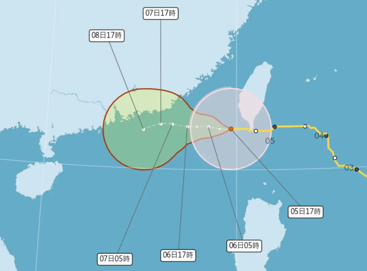 ▲小犬颱風近3個小時再度減弱，暴風半徑也有縮小，台中也脫離暴風圈範圍。（圖／翻攝中央氣象署官網）