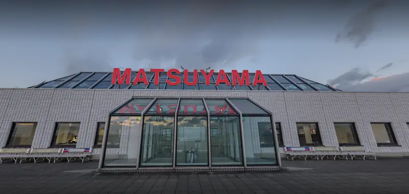 ▲日本也有松山機場,機場代號為「MYJ」。(圖/翻攝自Google Maps)