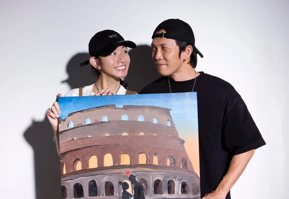 ▲身為歌手兼老闆，今年40歲的李千娜（如圖）自嘲時間永遠不夠用，一天只睡2小時是家常便飯，但回到家，孩子們的一個笑容、聽音樂的可愛動作，都能讓她瞬間電力滿格，她也鬆口表示，如果第4個寶寶來了她就生。（圖／翻攝自李千娜IG＠N_a_n_a_l_e_e）