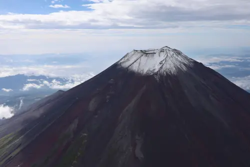 為讓旅客看到富士山！中資飯店被爆擅闖民宅「偷砍樹、注除草劑」

