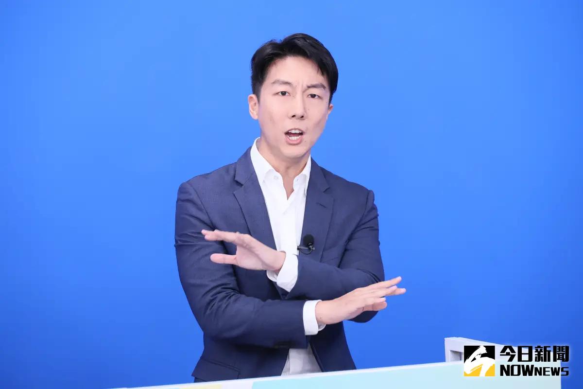 ▲潛艦國造洩密案近期引發軒然大波，民進黨新北市中和區立委參選人吳崢與政治評論員李正皓今（8）日發佈聲明，明（9）日將赴台灣高等檢察署，遞狀告發國民黨立委馬文君涉嫌違反「外患罪」。(圖／記者鄭孟晃攝，)