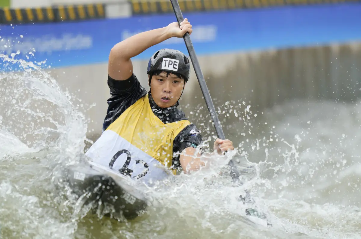 ▲輕艇女將張筑涵以109秒51完賽，拿下中華隊本屆第16面金牌，不僅刷新個人最佳名次，連三屆亞運都奪牌，也是台灣輕艇史上第一人。（圖/中華奧會提供）