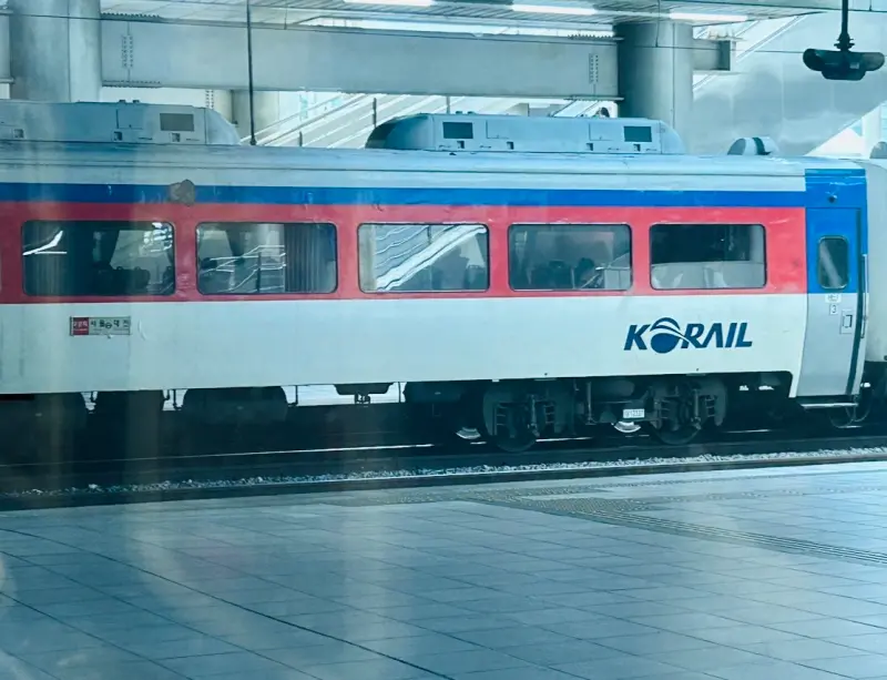 ▲韓國的KTX為世界第一座法國TGV技術輸出的高鐵。（圖／記者鄭妤安攝影）