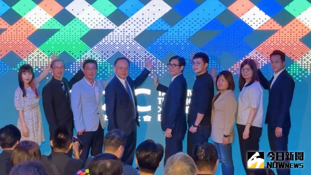 ▲第一屆「TTXC台灣文化科技大會」今天在在文化部長史哲、高雄市長陳其邁及文化科技產界業的共同見證下，正式啟動TTXC無限幻境概念展演「光之旅」。（圖／記者張文晃攝2023.10.06）