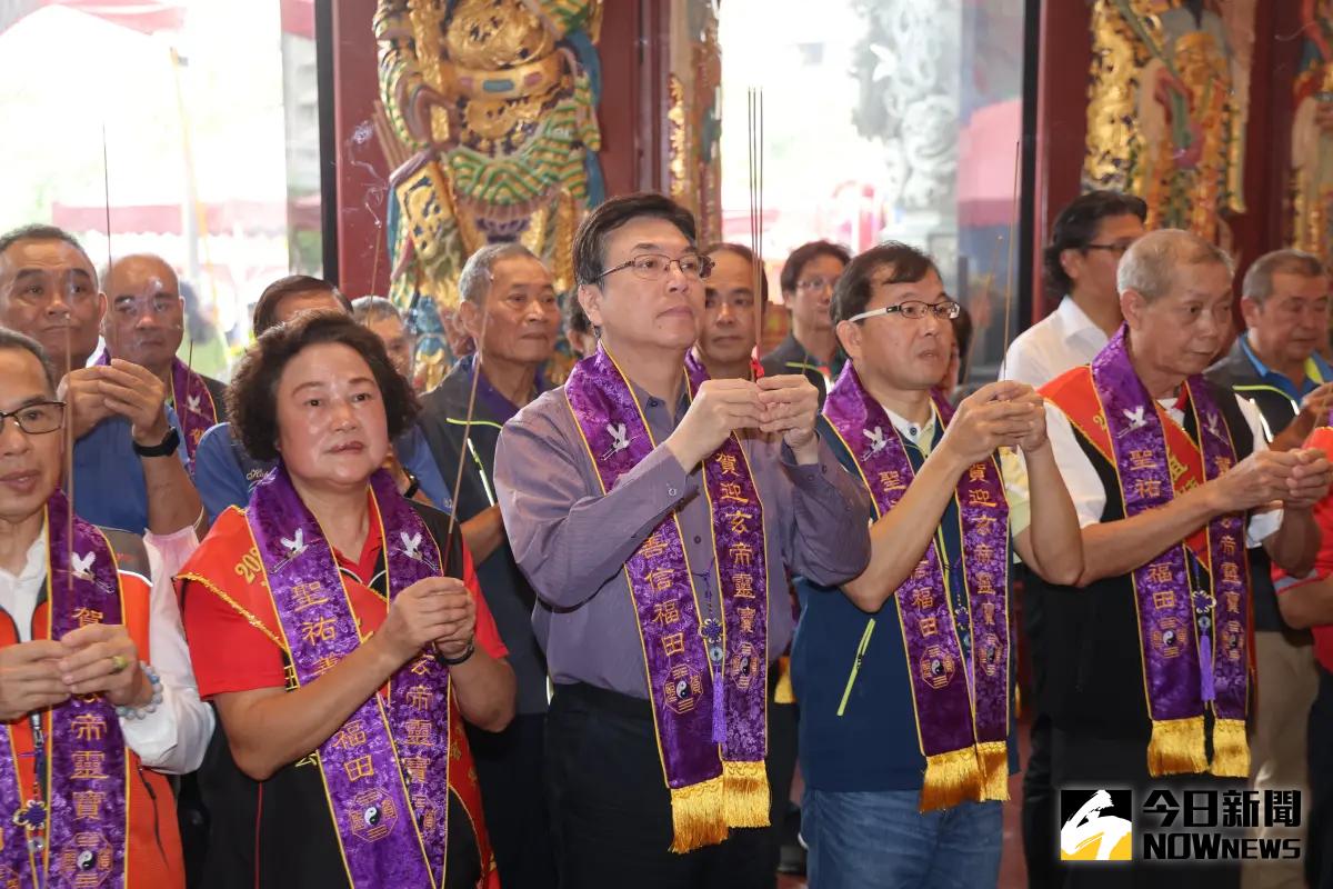 ▲新北市副市長劉和然代替侯友宜出席顯應祖師文化祭，祈求風調雨順、合境平安。（圖 ／記者吳嘉億攝，2023.10.07）