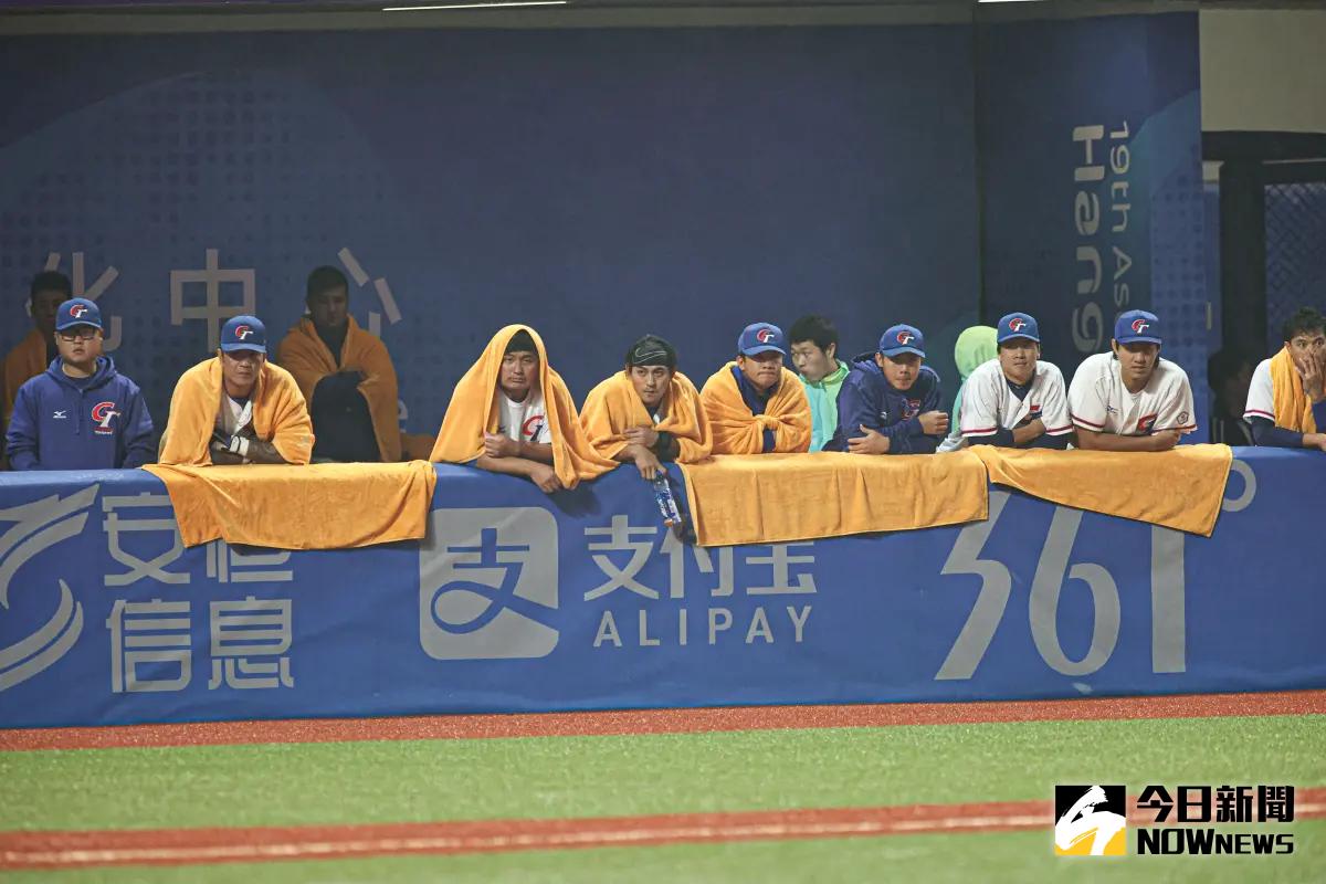 ▲中華隊亞運棒球金牌戰，中華隊打線發揮不佳，整場處於落後局面，最終0：2不敵韓國「銀恨」。（圖／特派記者葉政勳攝）