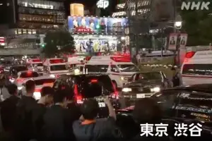 東京澀谷知名十字路口車禍！轎車衝撞人群釀8傷　駕駛稱操作失誤
