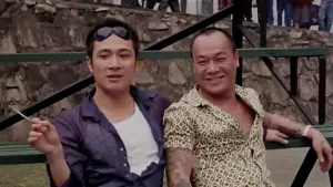 ▲吳志雄（右）在港片《古惑仔之人在江湖》演出「大佬B」。（圖／翻攝自微博）