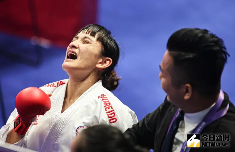 ▲谷筱霜在空手道女子50公斤級完成大逆轉奪金，這也是中華代表團在杭州亞運的第19面金牌。（圖／特派記者葉政勳攝）
