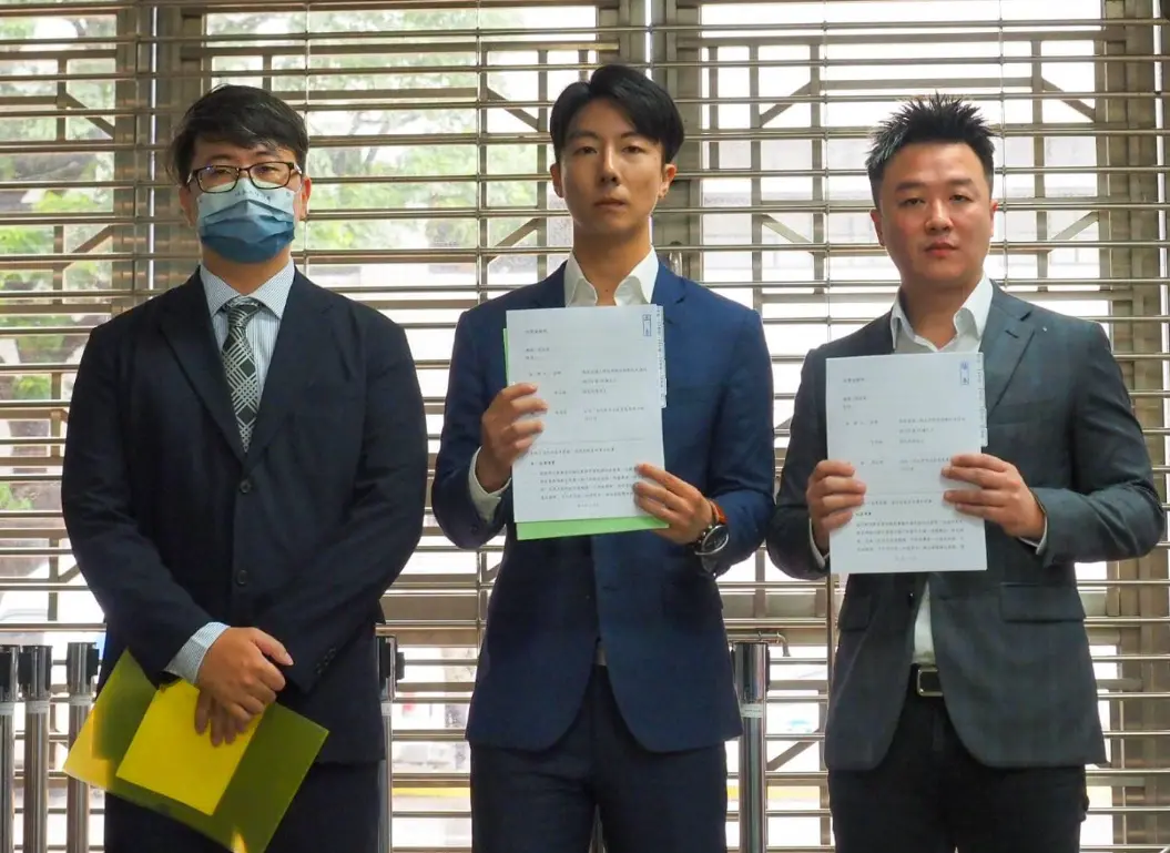 ▲吳崢、李正皓今遞狀告發國民黨立委馬文君涉嫌違反「外患罪」。（圖／李正皓臉書）