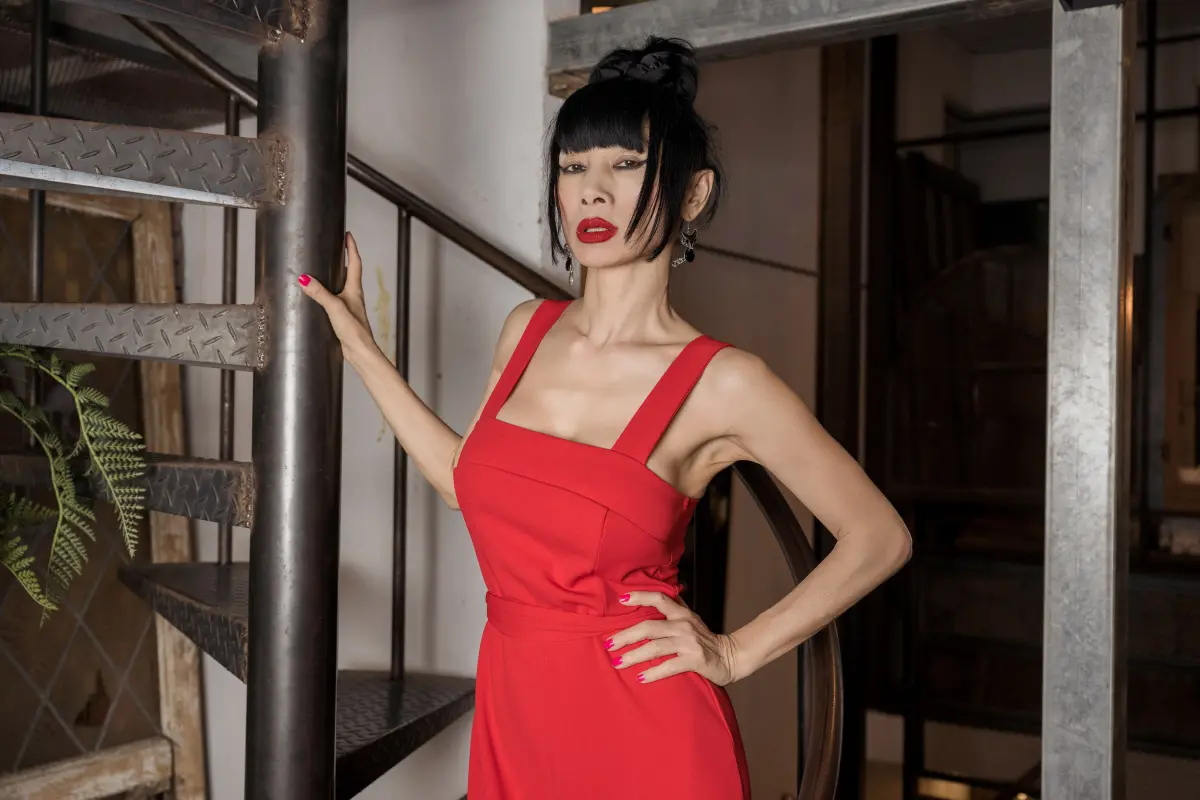 ▲白靈國慶日將迎57歲生日，曾在金馬獎喊話：「做最精采的你自己！」鼓勵所有影人，更曾因鼓勵他人意外救活生命。（圖／LiTV、松露文創）