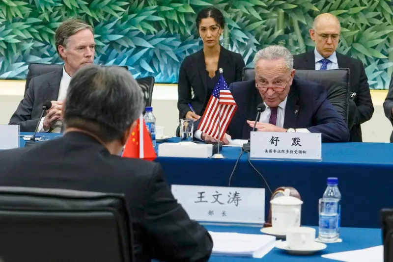 ▲美國參議院多數黨領袖舒默(Chuck Schumer)率團與中國的企業領袖、當地美國企業人士以及政府官員會談。(圖/美聯社/達志影像)