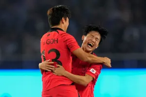 亞運足球／韓國擊敗日本卻引發眾怒！球迷怒吼：應該輸球去當兵的
