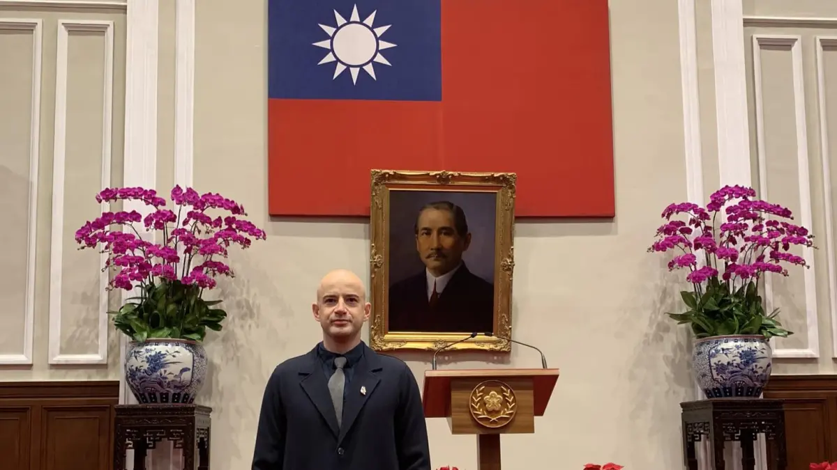 ▲吳鳳愛台灣出了名，國慶日特地發文感謝台灣，並提到慶幸17年前，選擇來台灣留學。（圖／取自吳鳳臉書）